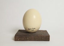 Gavin Turk, "Ostrich Egg", 2011. ©gavinturk.com.
